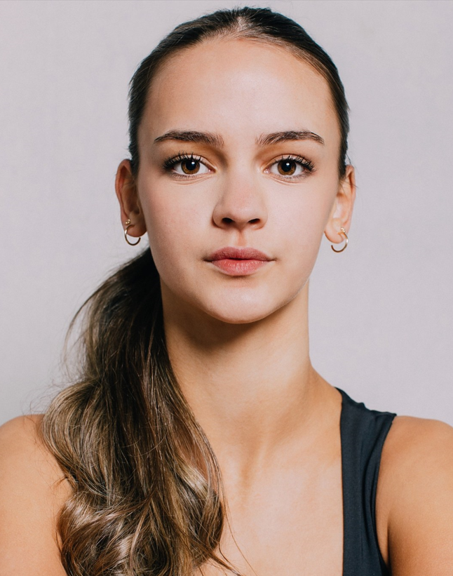 Millie Hutchins Headshot